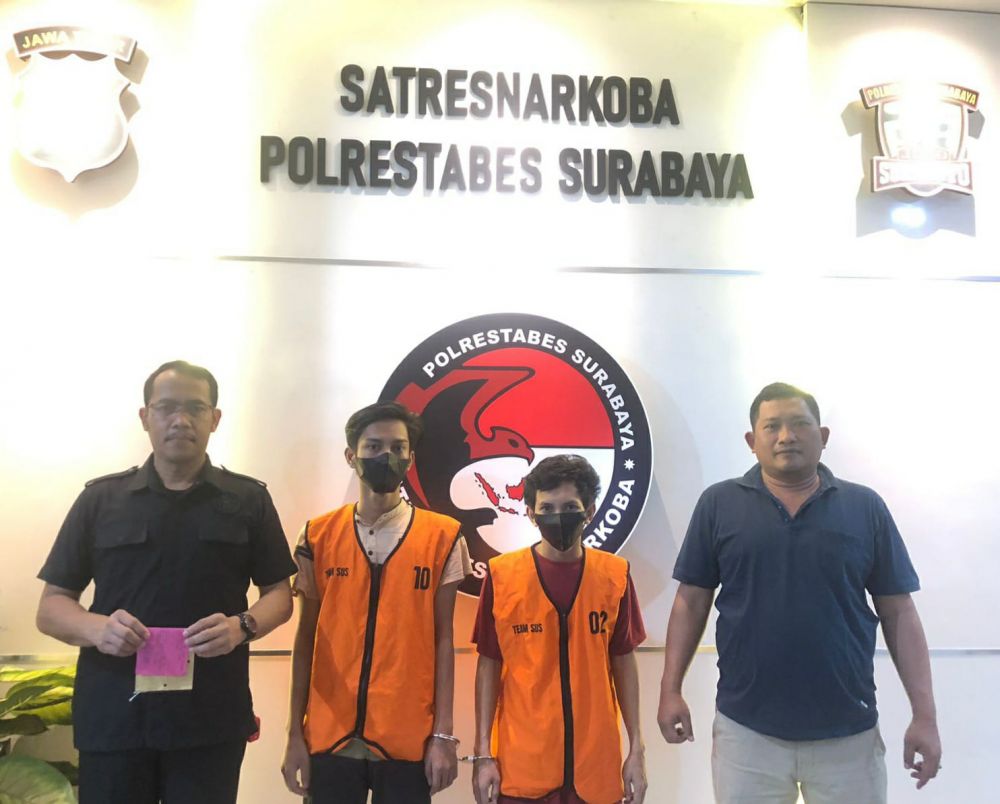 Satresnarkoba Polrestabes Surabaya Ringkus 2 Tersangka Pengedar Narkoba