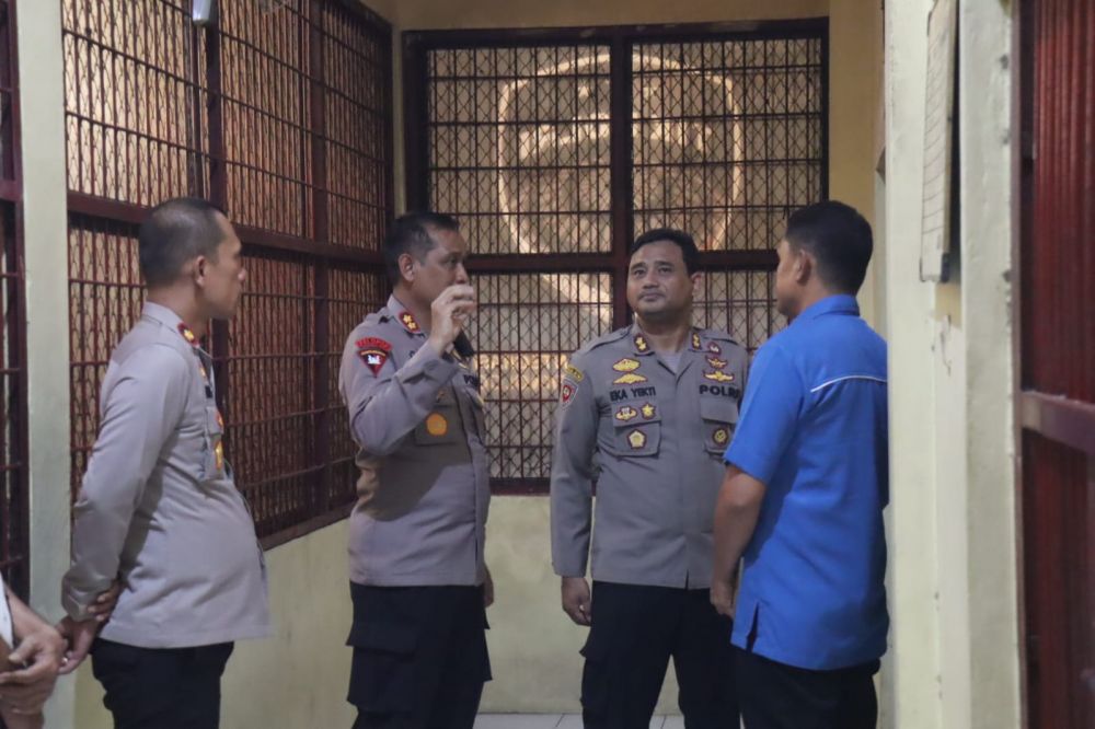 Dir Tahti AKBP Eka Yekti Hananto kunjungi Polres Bojonegoro didampingi Kapolres Bojonegoro AKBP Rogib Triyanto bersama Wakapolres Kompol David Manurung