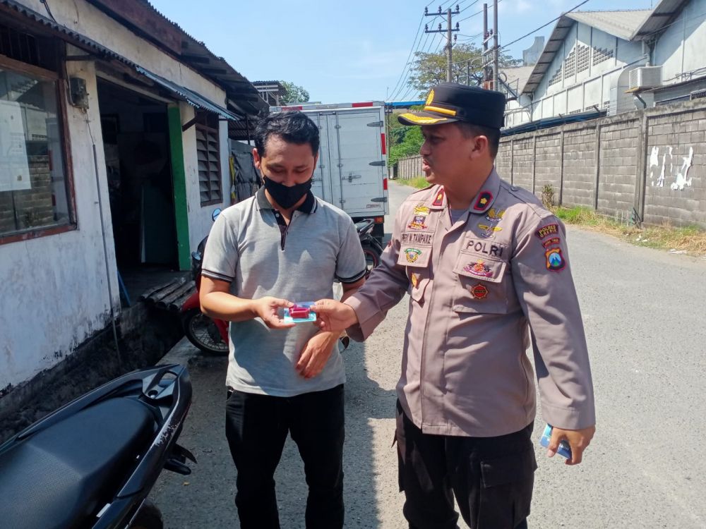 Kapolsek Driyorejo sosialisasi dan bagikan kunci ganda cegah curanmor