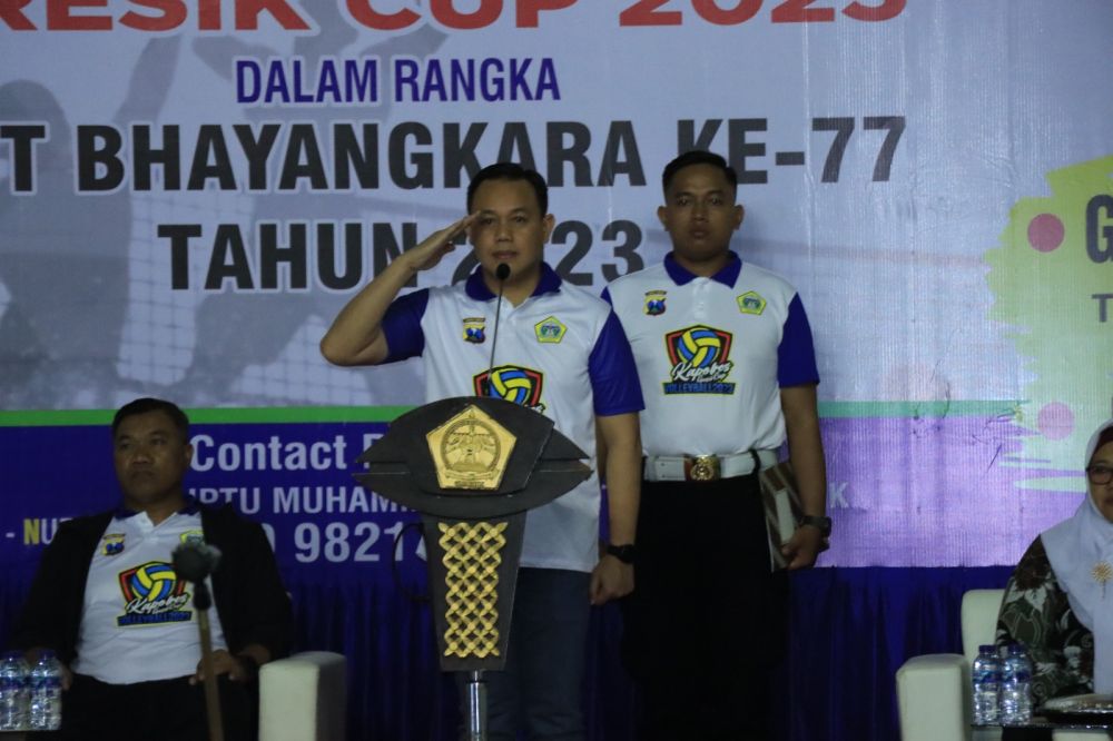 Kapolres Gresik AKBP Adhitya Panji Anom buka turnamen bola voli Kapolres Cup 2023
