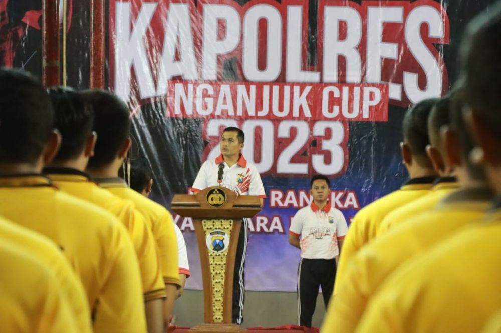 Kapolres Nganjuk AKBP Muhammad saat resmikan turnamen bulutangkis Kapolres Cup 2023