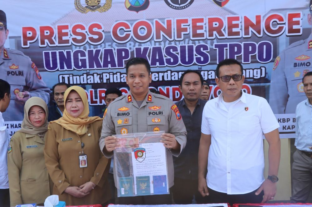 Kapolres Bondowoso AKBP Bimo Ariyanto saat ungkap kasus TPPO