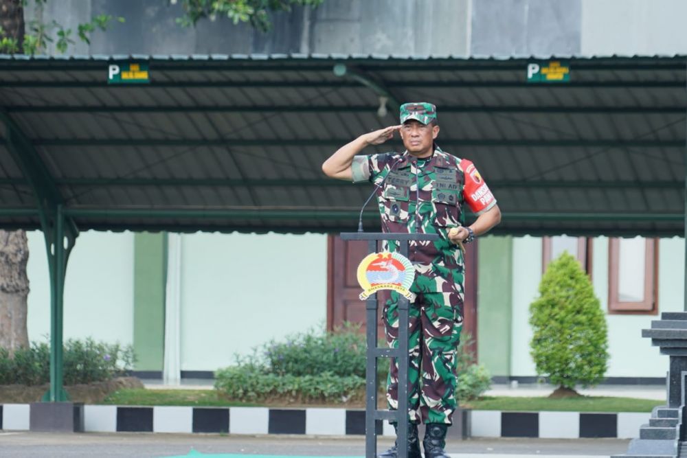 Danrem 084/BJ Pimpin Gelar Pasukan PAM VVIP Kunjungan Presiden RI