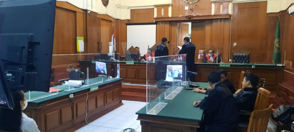 Persidangan Pengadilan Negeri Surabaya