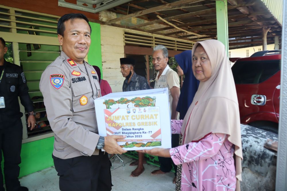Polres Gresik gelar Jum'at Curhat door to door