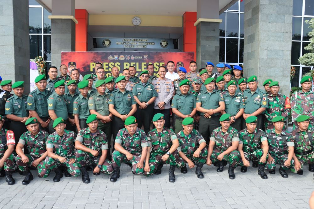 Kodim 0817 Gresik beri ucapan di hari Bhayangkara ke-77