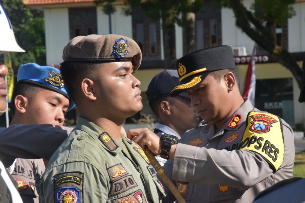 Kapolres Bondowoso AKBP Bimo Ariyanto saat pimpin apel gelar pasukan operasi Patuh Semeru 2023