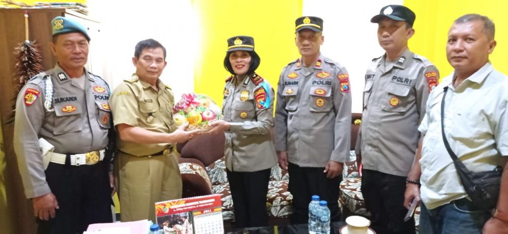 Kapolsek Karangrejo Iptu Nenny Sasongko saat silaturahmi dan jalin sinergitas