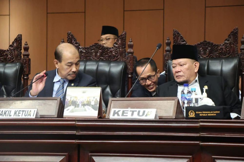 Ketua DPD RI AA LaNyalla Mahmud Mattalitti saat sidang paripurna