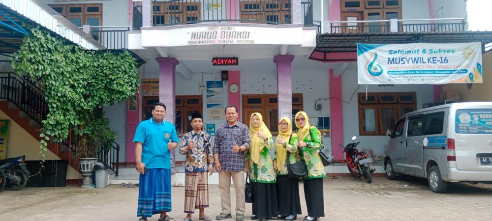 IIK dan Perhutani KPH Lawu Ds santuni yatim-piatu 