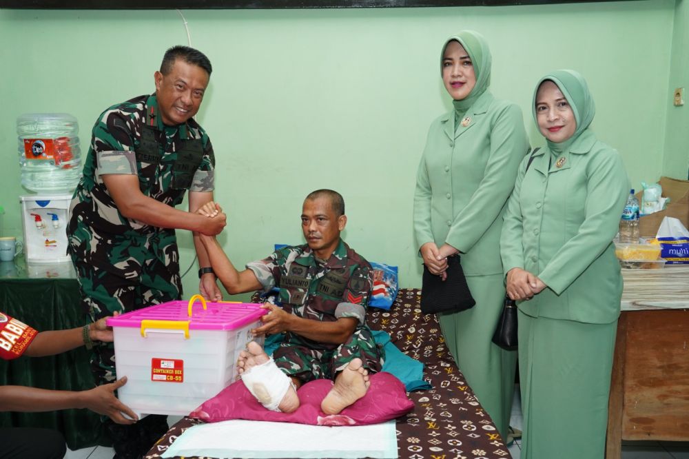 Danrem 084/BJ Brigjen TNI Terry Tresna Purnama saat Anjangsana