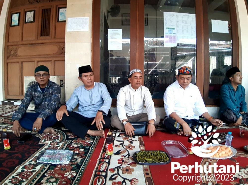 Perhutani hadiri haul di Ponpes Genggong Probolinggo