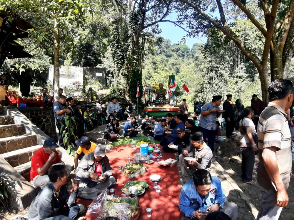 Perhutani Probolinggo hadiri Larung sesaji dan tradisi Suroan