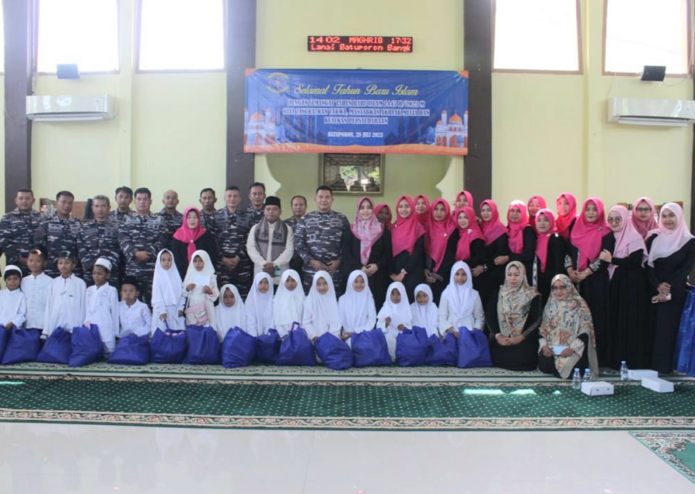 Lanal Batuporon beri santunan ke yatim piatu