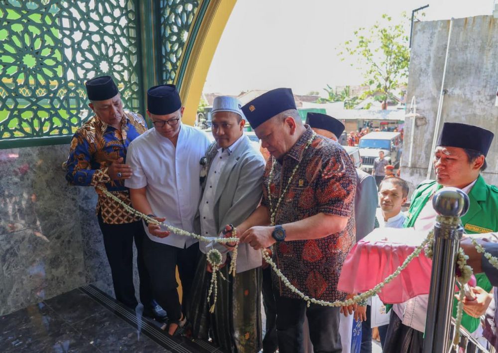 Ketua DPD RI AA LaNyalla Mahmud Mattalitti saat peresmian masjid di Sidoarjo