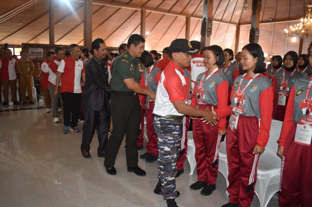 Danlanal Cilacap ikuti pembukaan latihan paskibraka 