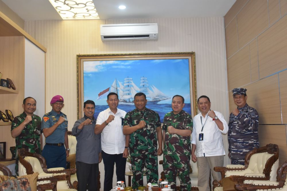 Danlantamal V Laksamana Pertama TNI Eko Wahjono terima kunjungan PT Pelni Surabaya