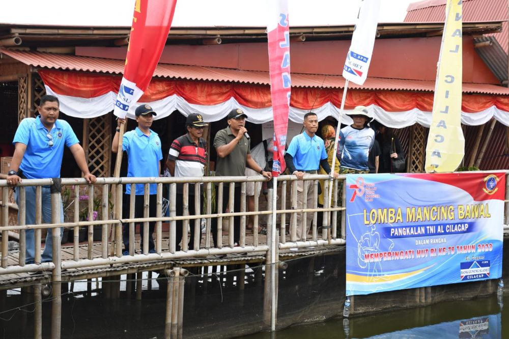 Meriahkan HUT RI ke-78, Danlanal Cilacap Gelar Lomba Mancing