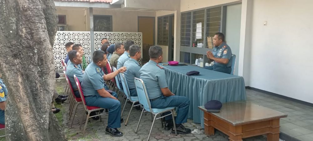Dandenma Lantamal V Beri Jam Komandan ke Personil Dibawah Jajaran