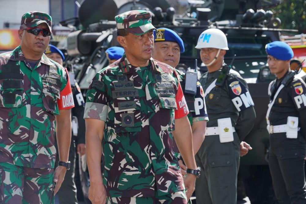 Danrem 084/BJ Brigjen TNI Terry Tresna Purnama saat pimpin apel pengamanan VVIP kunjungan Wapres RI
