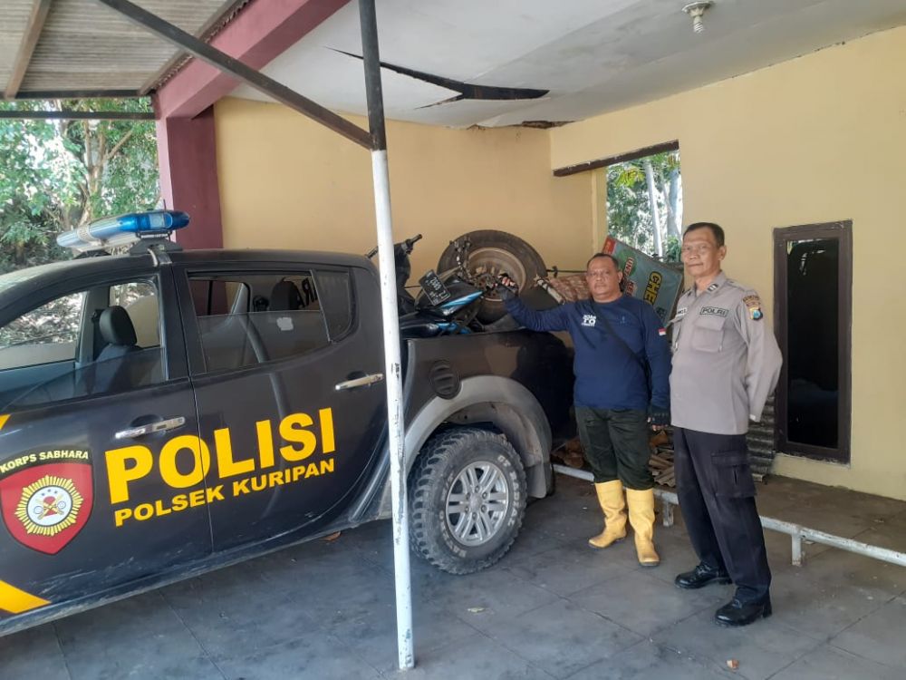 Perhutani Probolinggo bersama Polsek Kuripan berantas ilegal logging