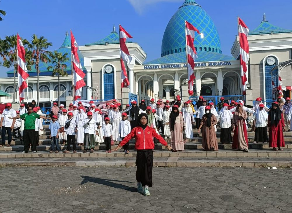 Insan Mandiri ajak anak-anak senam pagi