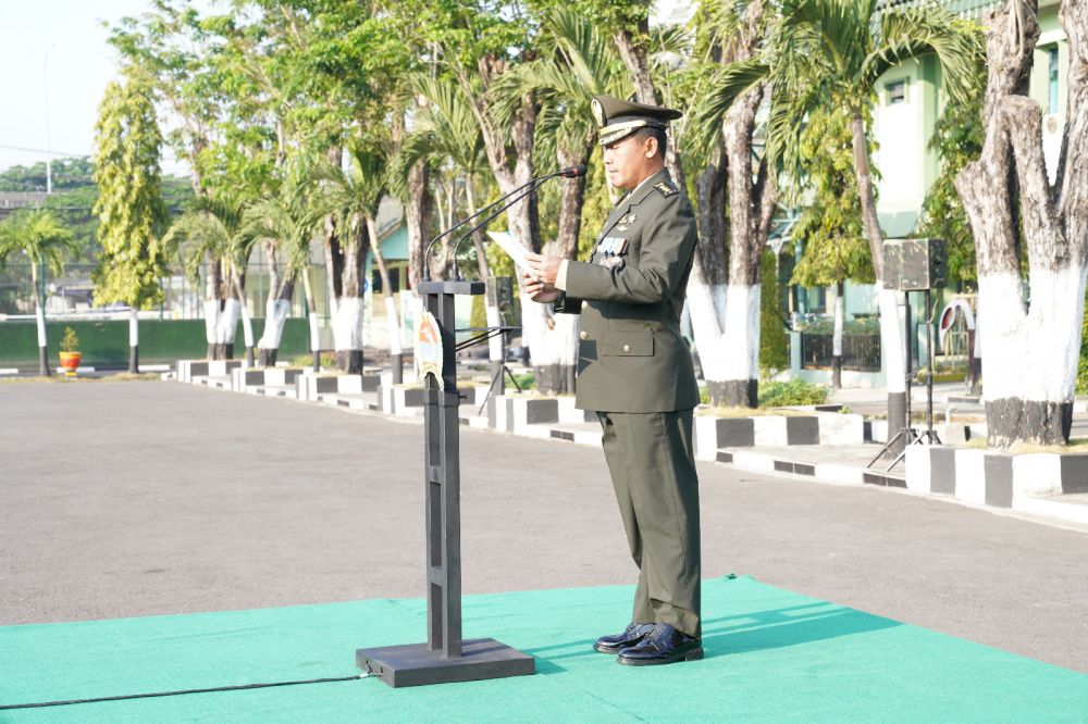 Kolonel Arm. Kepala Seksi Personil Kasrem 084/BJ Kolonel Arm. Aprianko Suseno