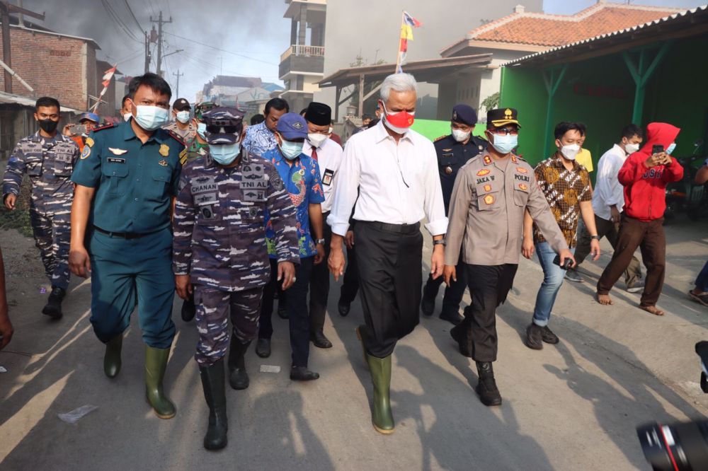 Danlanal Tegal Letkol Marinir Moch. Chanan Asfihani dampingi Gubernur Jateng H. Ganjar Pranowo