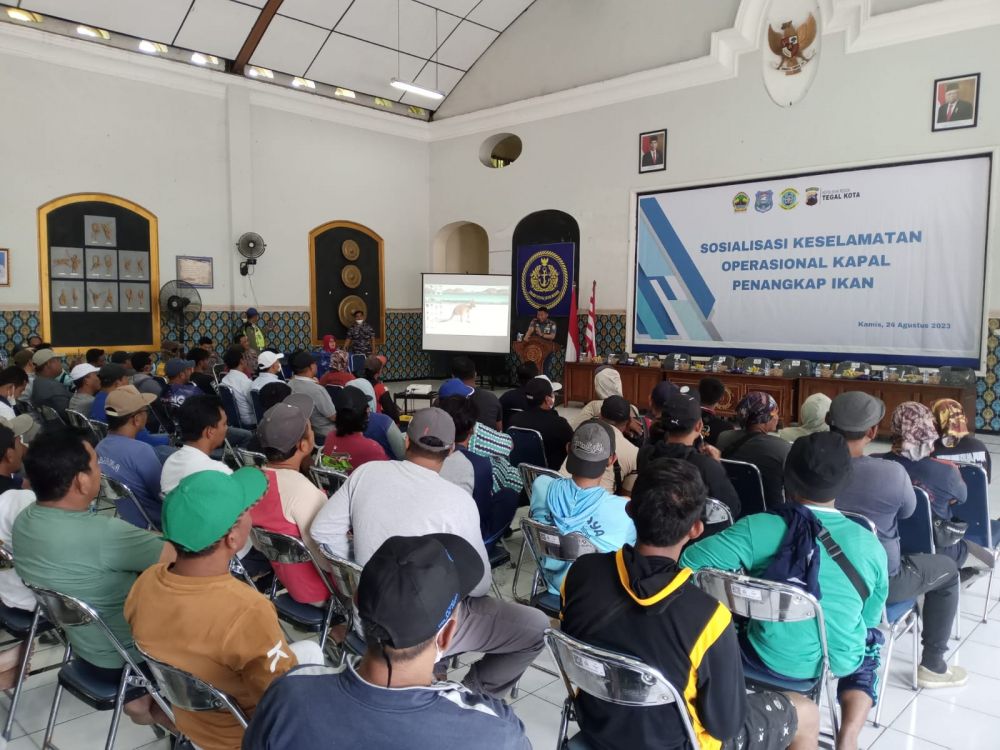 Danlanal Tegal Letkol Marinir Moch. Chanan Asfihani saat sosialisasi