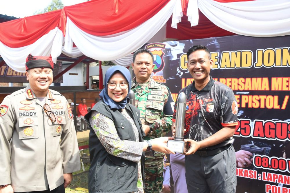 Danlanal Raih Juara 1 Lomba Menembak Eksekutif Piala Kapolresta Banyuwangi