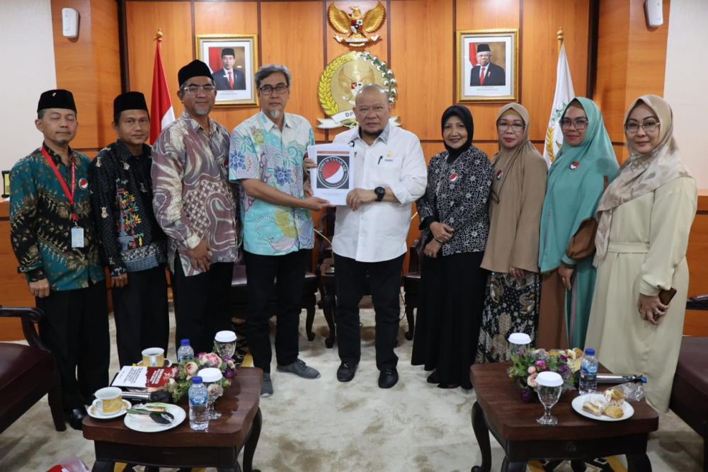 Ketua DPD RI AA LaNyalla Mahmud Mattalitti terima kunjungan Forum Tanah Air