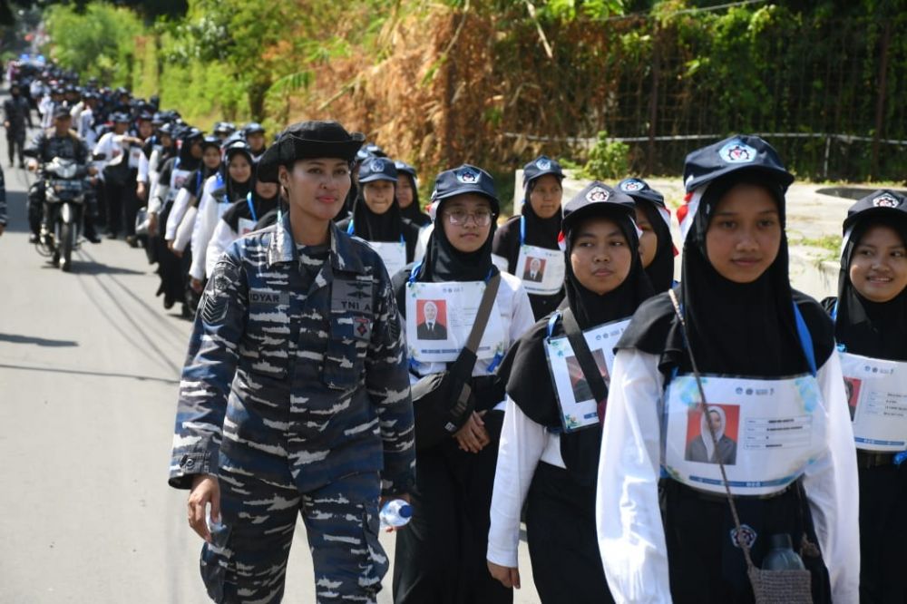 Lanal Banyuwangi Didik Disiplin dan Mental Maba Politeknik Negeri Banyuwangi