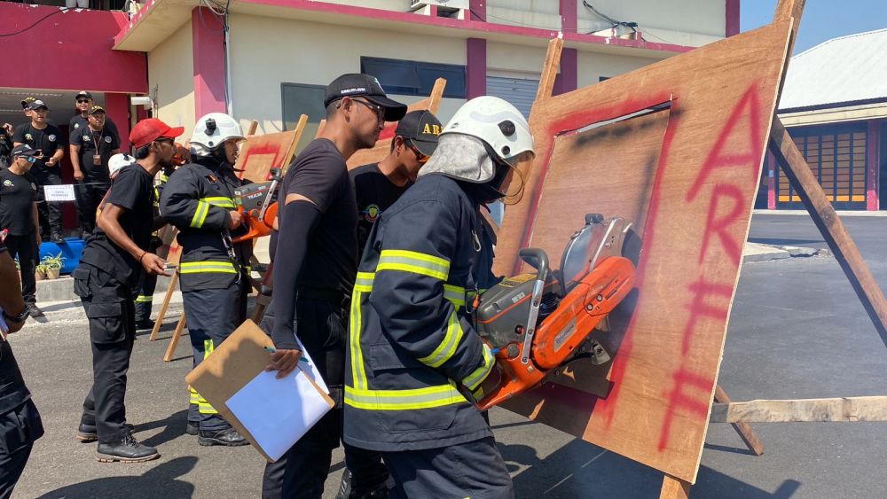 Bandara Juanda tingkatkan pelayanan dengan uji kehandalan personil ARFF