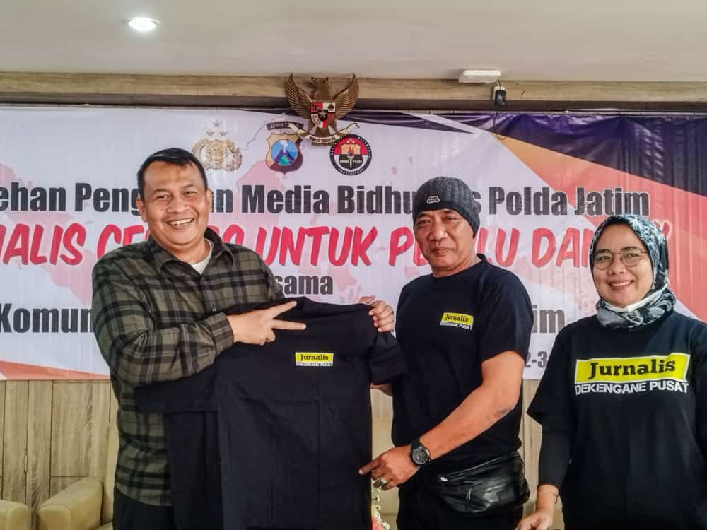 Kabid Humas Polda Jatim Kombespol Dirmanto di acara media gathering