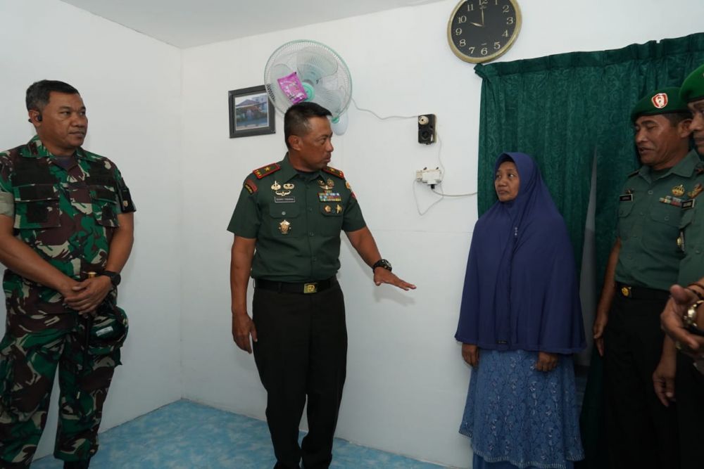 Danrem 094/BJ Brigjen TNI Terry Tresna Purnama saat tinjau program Rutilahu