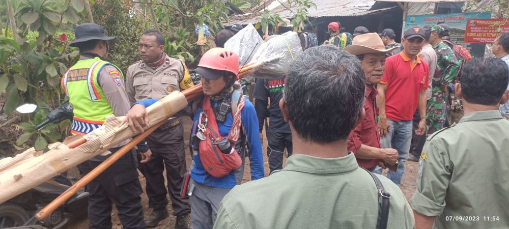 Evakuasi kebakaran gunung Arjuno