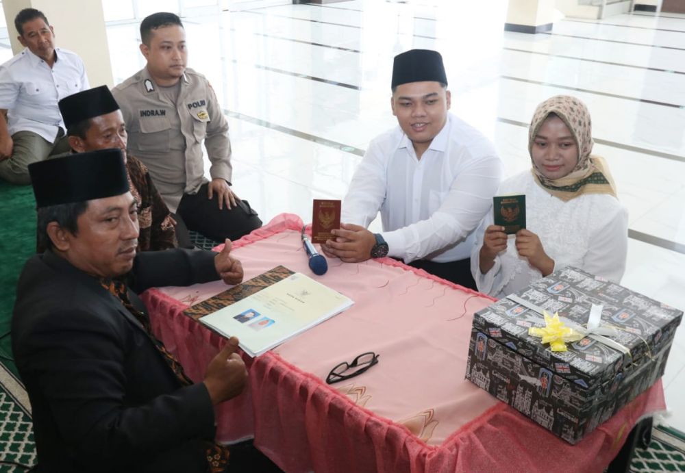 Tersangka Belva Pandega Nuswantara dan Ulviyanti Durrotul menikah di masjid Al Aziz