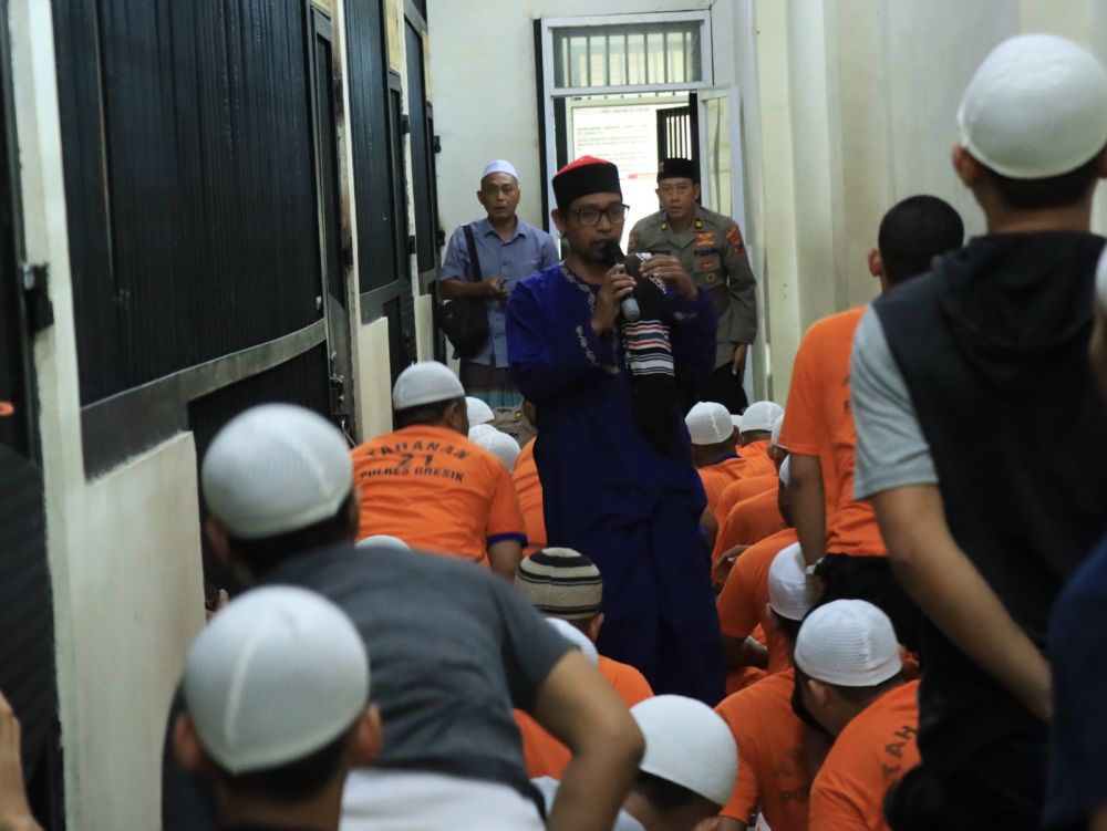 Polres Gresik gelar Maulid Nabi Muhammad SAW dengan doa bersama para tahanan