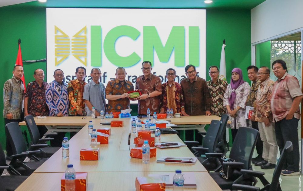 Ketua DPD RI AA LaNyalla Mahmud Mattalitti saat kunjungan ke kantor ICMI