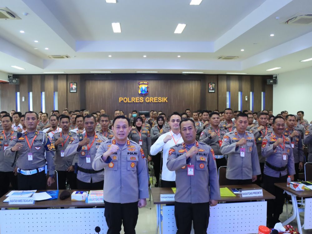 Kapolres Gresik AKBP Adhitya Panji Anom saat gelap Latpraops operasi mantap Brata