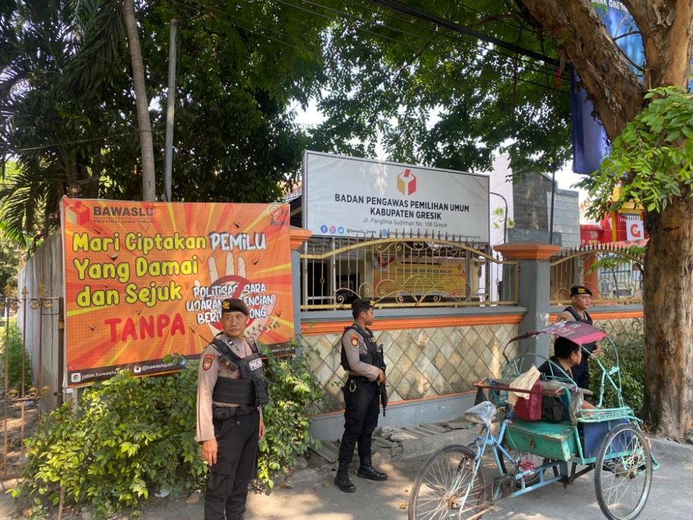 Satsabhara Polres Gresik lakukan patroli Kamtibmas, Operasi Mantap Brata Semeru 2023