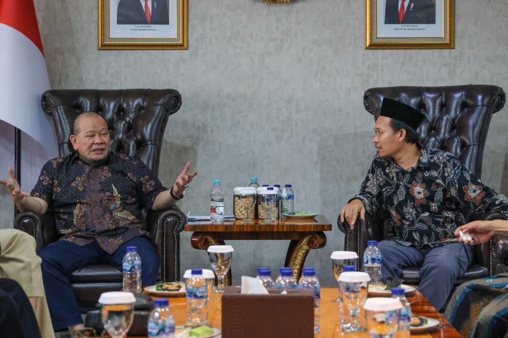 Ketua DPD RI AA LaNyalla Mahmud Mattalitti terima audiensi Aktivis muslim