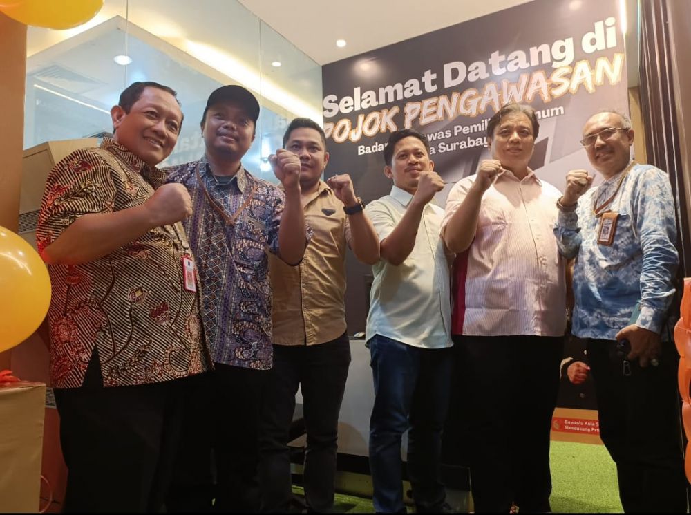 Bawaslu Kota Surabaya launching Pojok Pengawasan Bawaslu Kota Surabaya