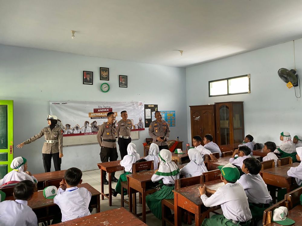 Polres Tulungagung di HUT radio Andika partisipasi jadi guru kelas Inspirasi Andika Mengajar