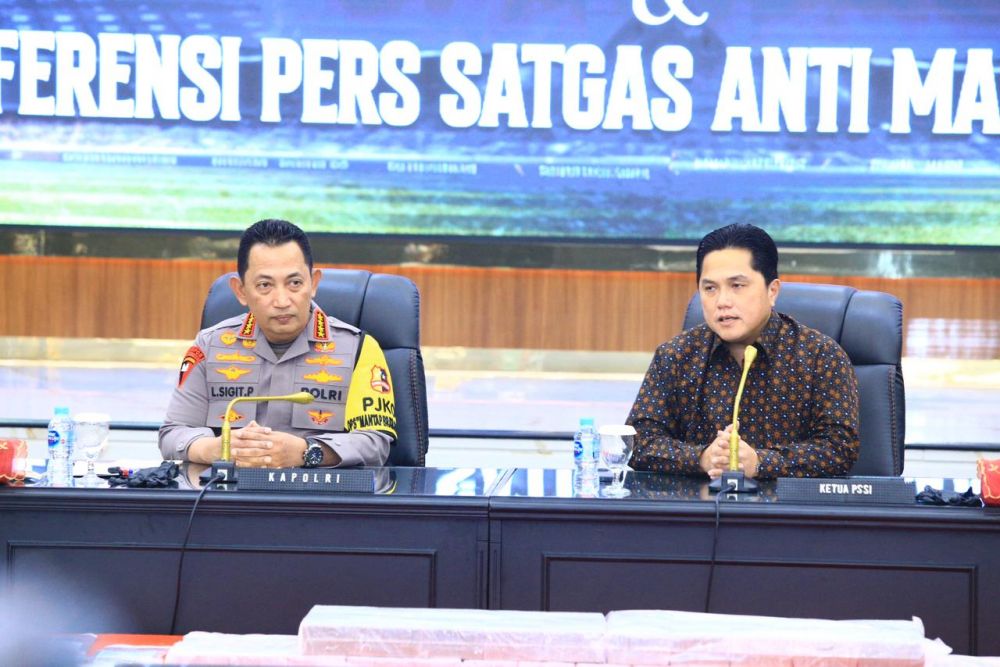 Kapolri Jenderal Listyo Sigit Prabowo bersama Ketua PSSI