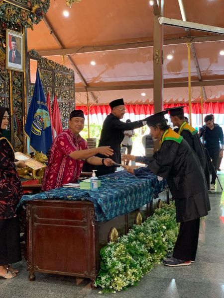 BKKBN Jatim Bekerjasama dengan Dinas KB Gelar Wisuda SOTH dan Selantang