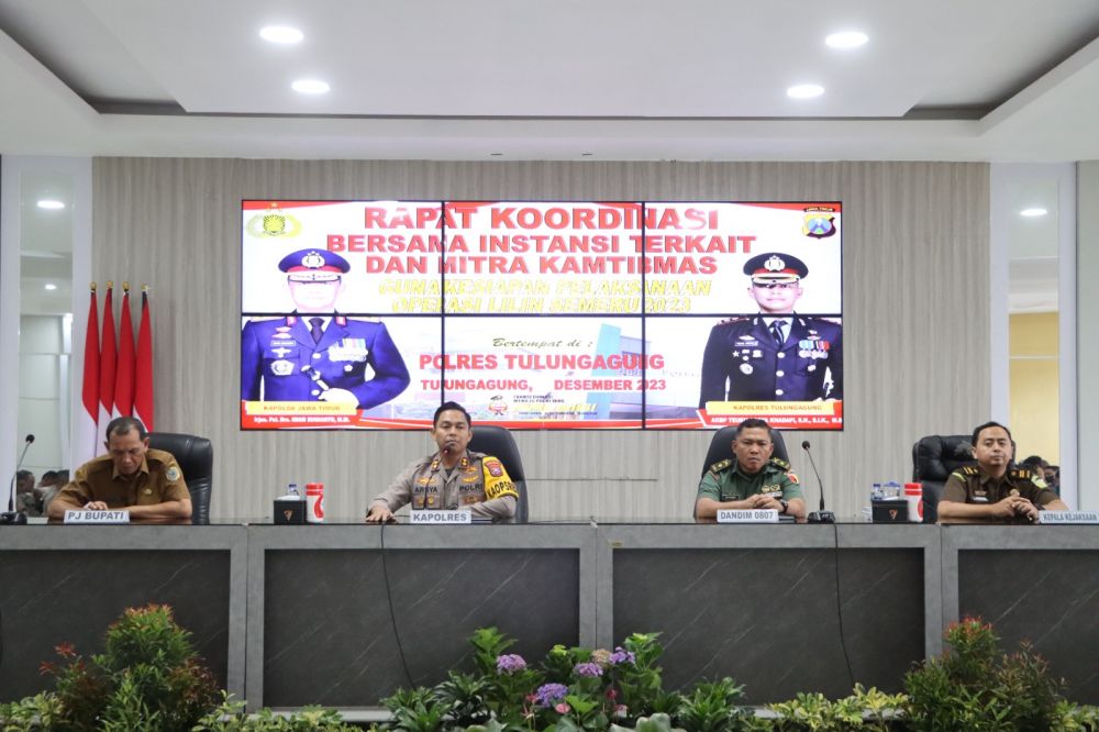 Kapolres Tulungagung AKBP Teuku Arsya Khadafi pimpin rakor lintas sektoral