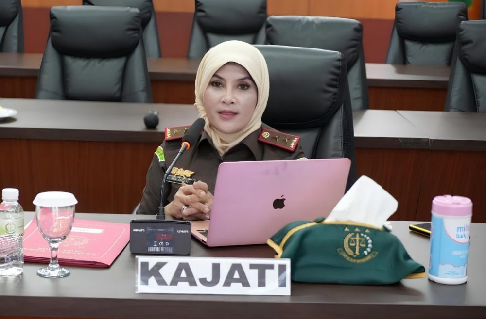 Kepala Kejaksaan Tinggi Jatim Dr. Mia Amiati