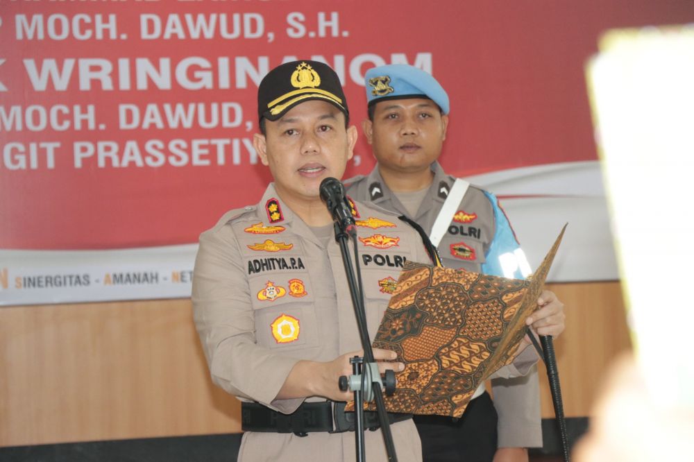 Kapolres Gresik AKBP Adhitya Panji Anom