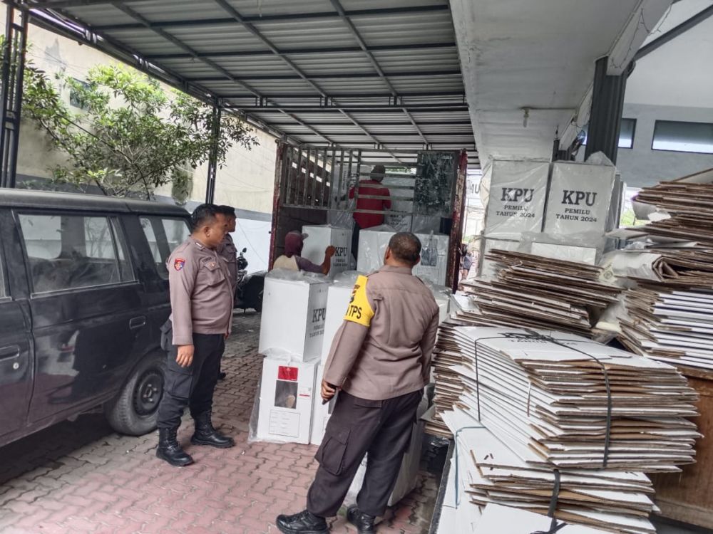 Polres Gresik lakukan pengamanan ketat kotak surat suara